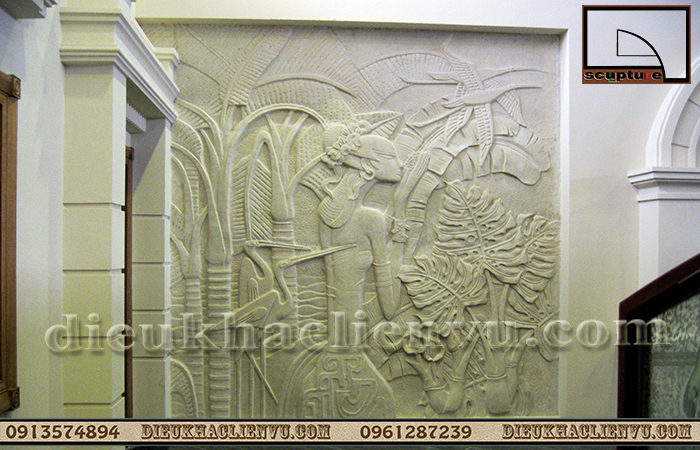 Phù điêu cô gái châu Âu và thiên thần nhỏ